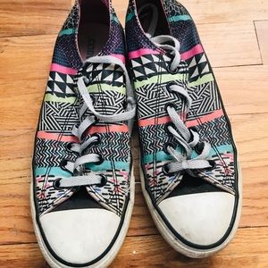 Colorful converse low tops size 8.5